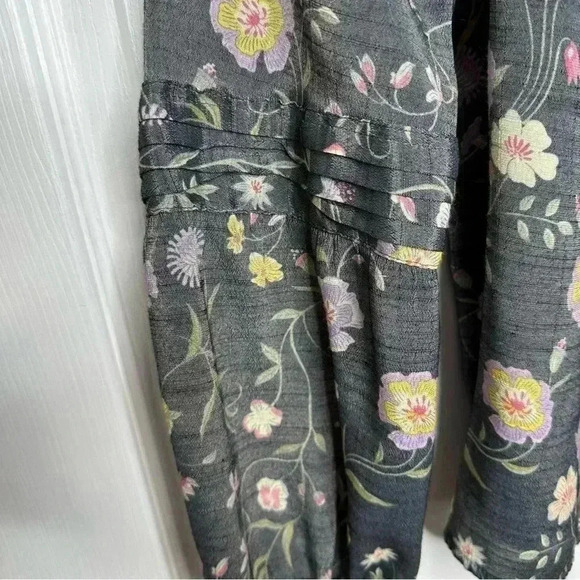 LC Lauren Conrad Blouse Greyish Black Floral Square Neck Flowy Size Small - Picture 15 of 16